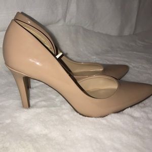 Nude Pumps